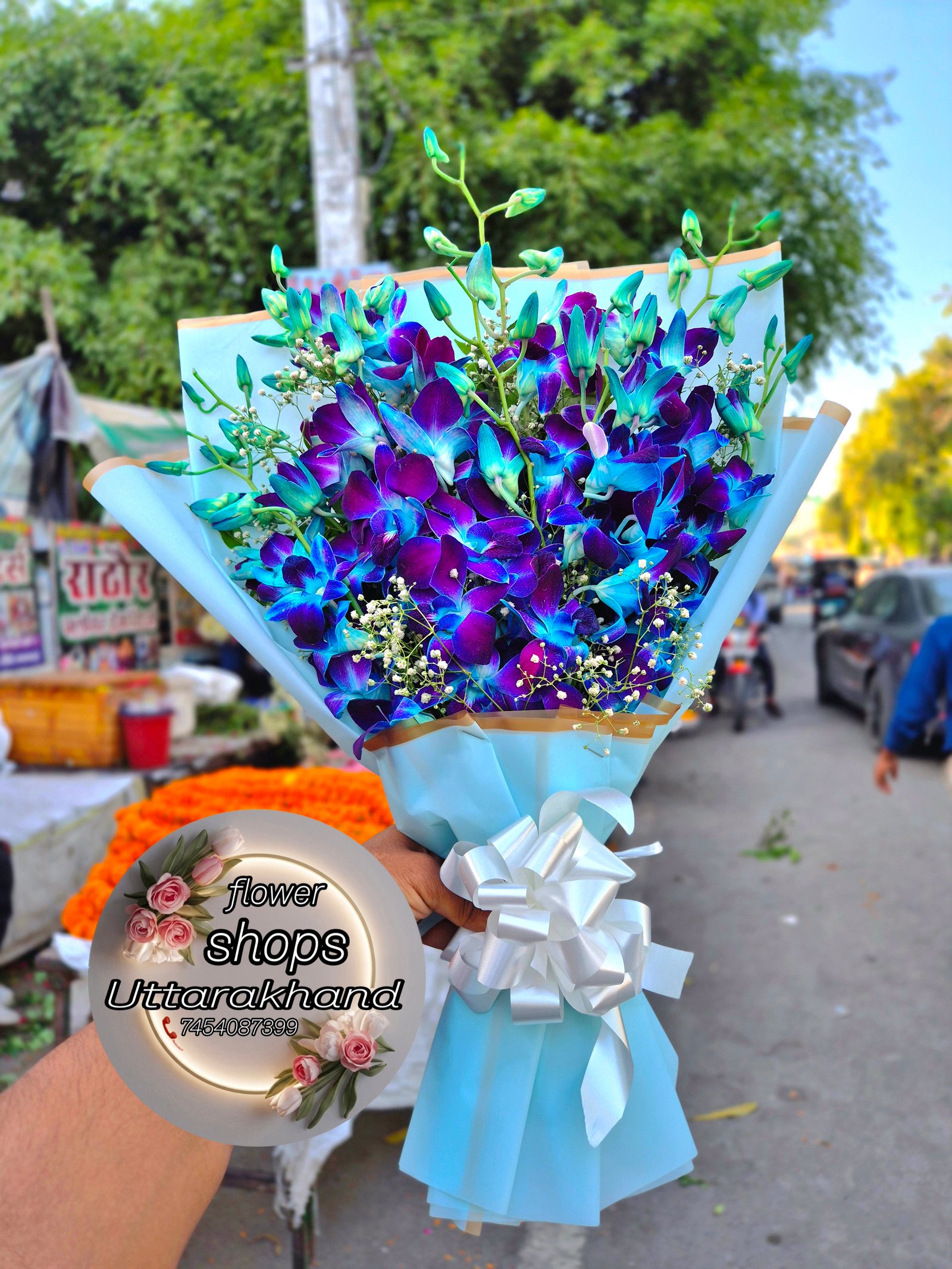 Blu orchid bouquet