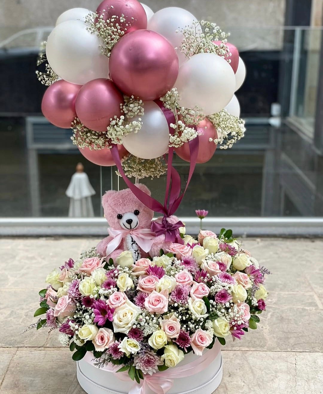 Flower bouquet, teddy Balloon